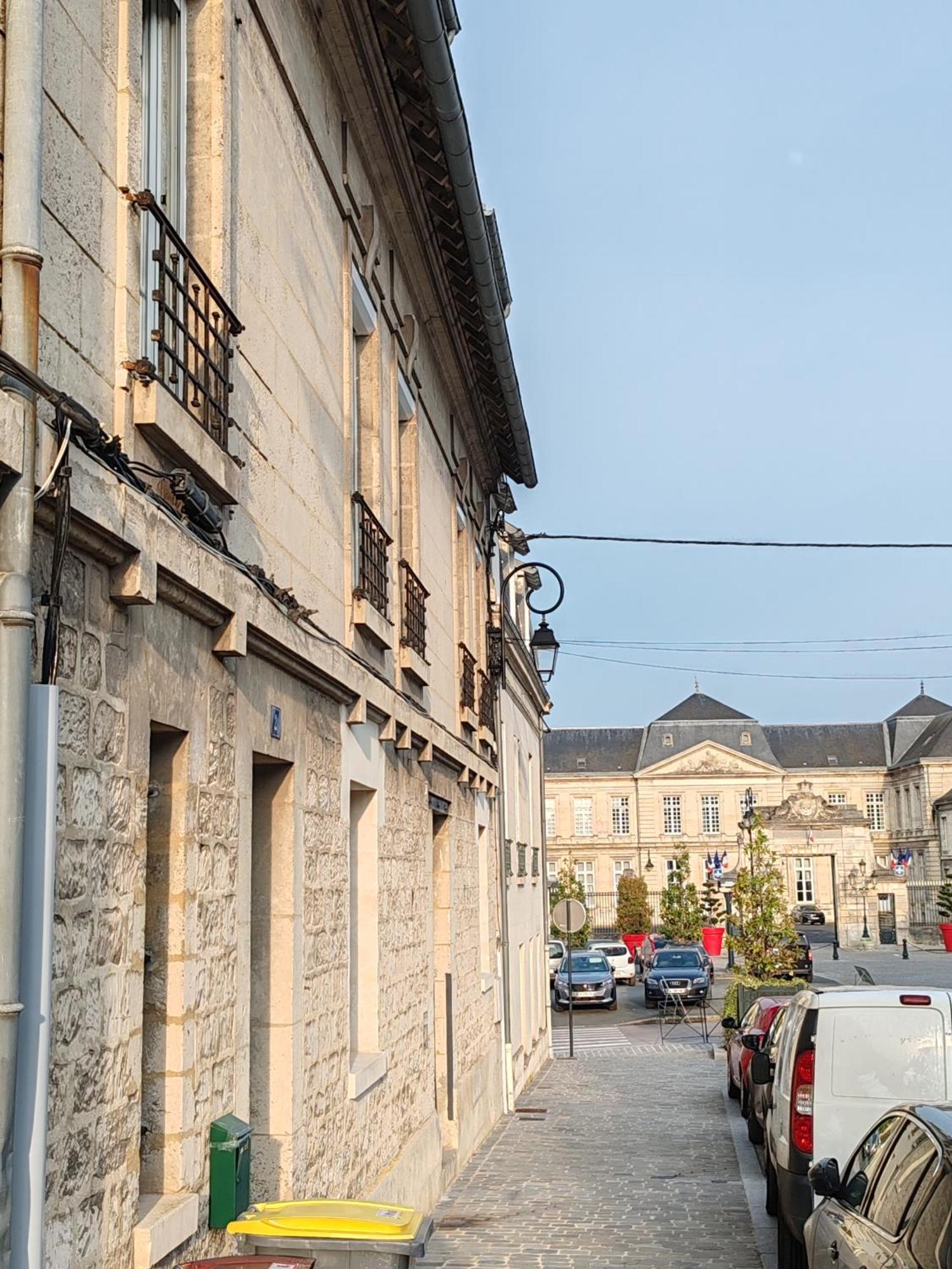 Appartement T3 En Plein Coeur Du Centre-Ville Soissons Exterior foto